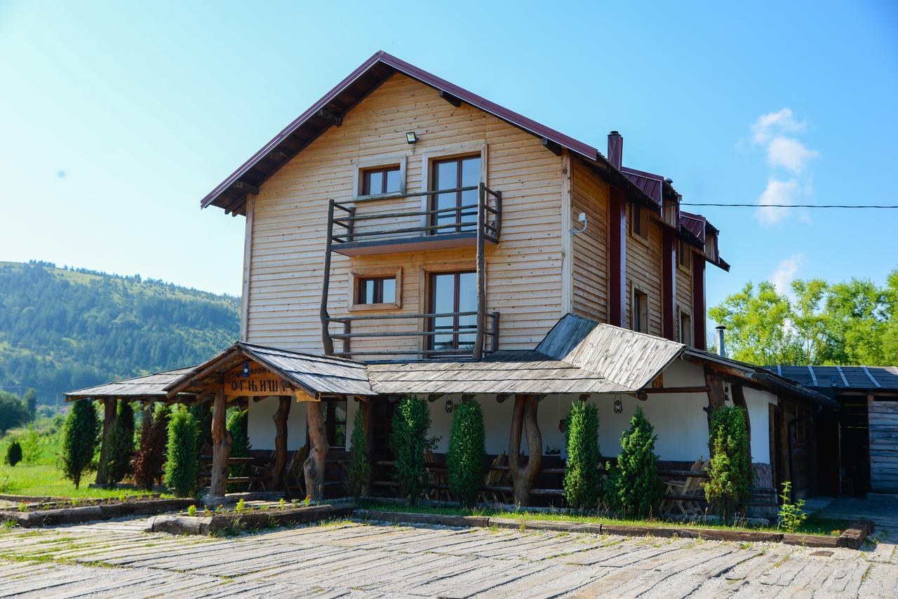 Motel Nacionalni Restoran Ognjiste Koruge Exterior photo